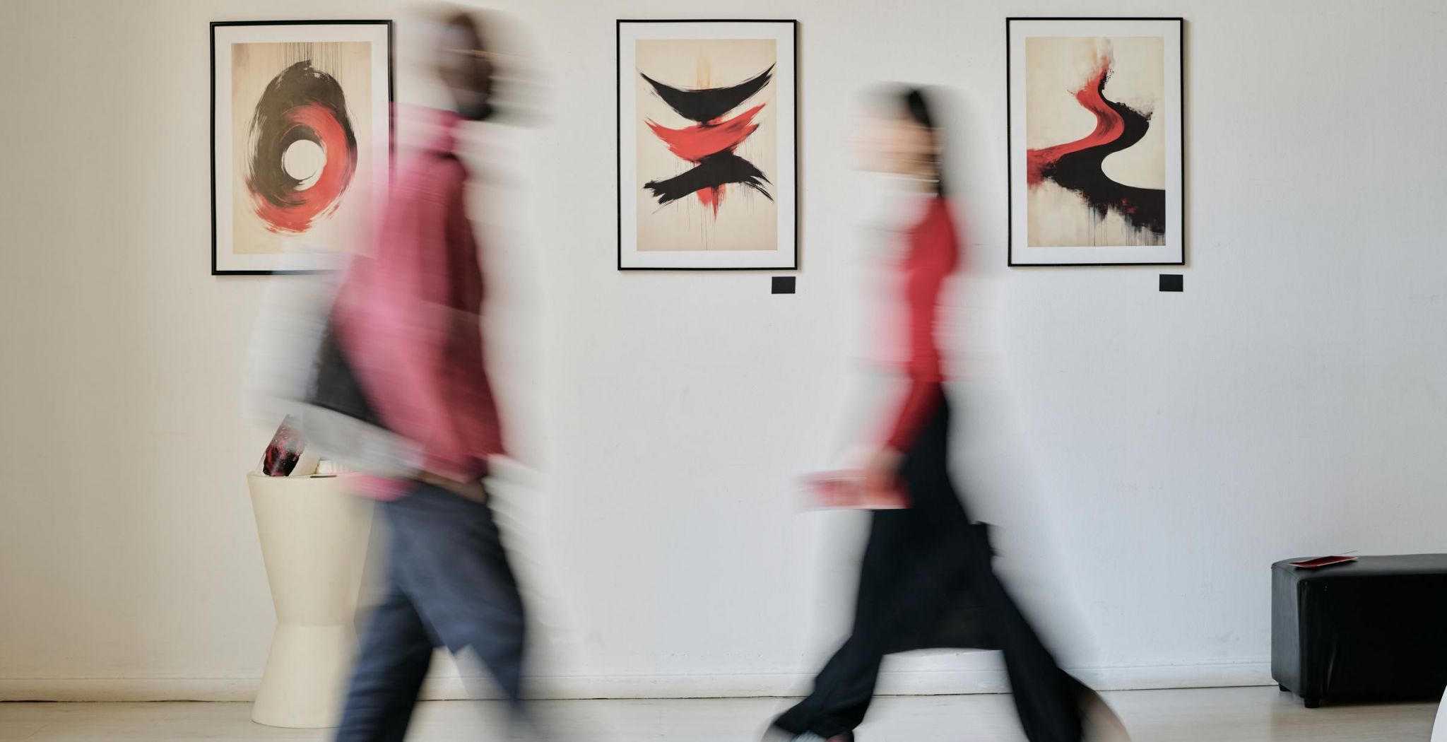 Sonder Experiencing Modern Art in Contemporary Gallery Setting